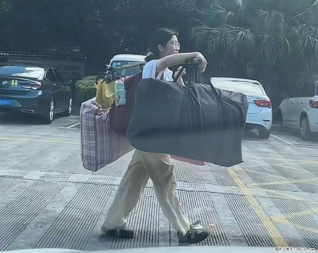 全网追的“扁担女孩”,找了一份暑假工,时薪12元 - 上饶生活资讯 - 上饶28生活网 sr.28life.com